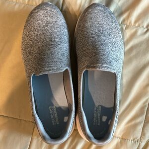 Skechers air cooled GOGA MAT- hyper-pillars. Womans size 11 never worn gray